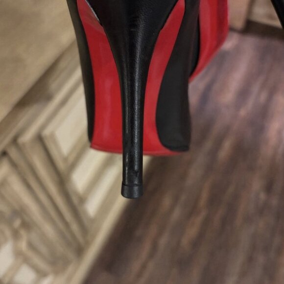 Christian Louboutin Black Leather Stiletto Pumps Pointed Toe Size 36.5/6.5B - Picture 5 of 5
